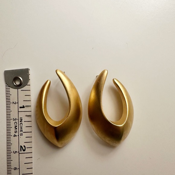 Vintage Givenchy Chunky Gold Earrings Signed Paris New York - Picture 4 of 6